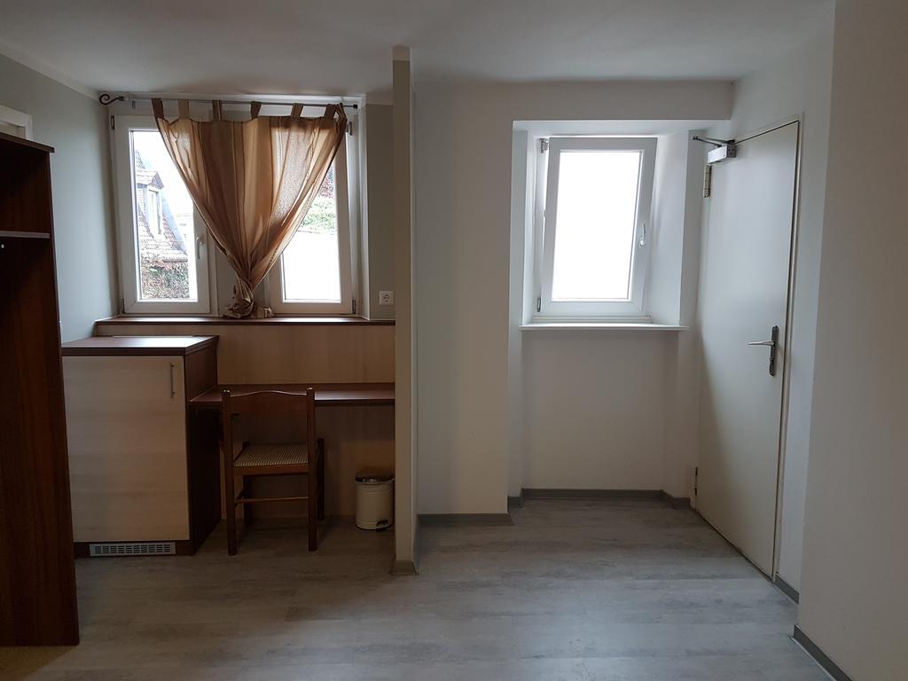 Classic Triple Room,664217853:JPEG