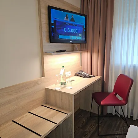 Hotel Alpha-2